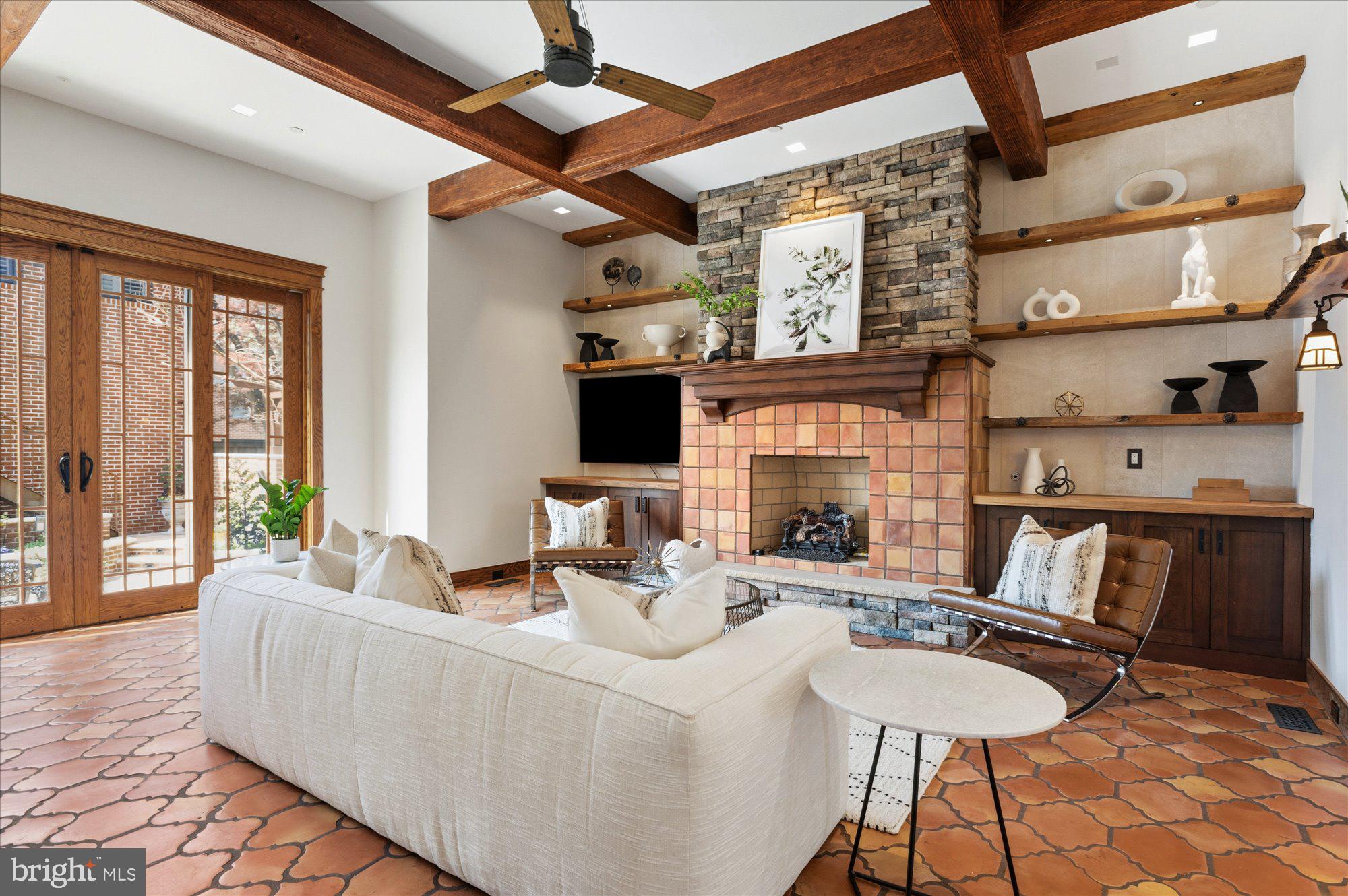 CAPITOL HILL - Residential