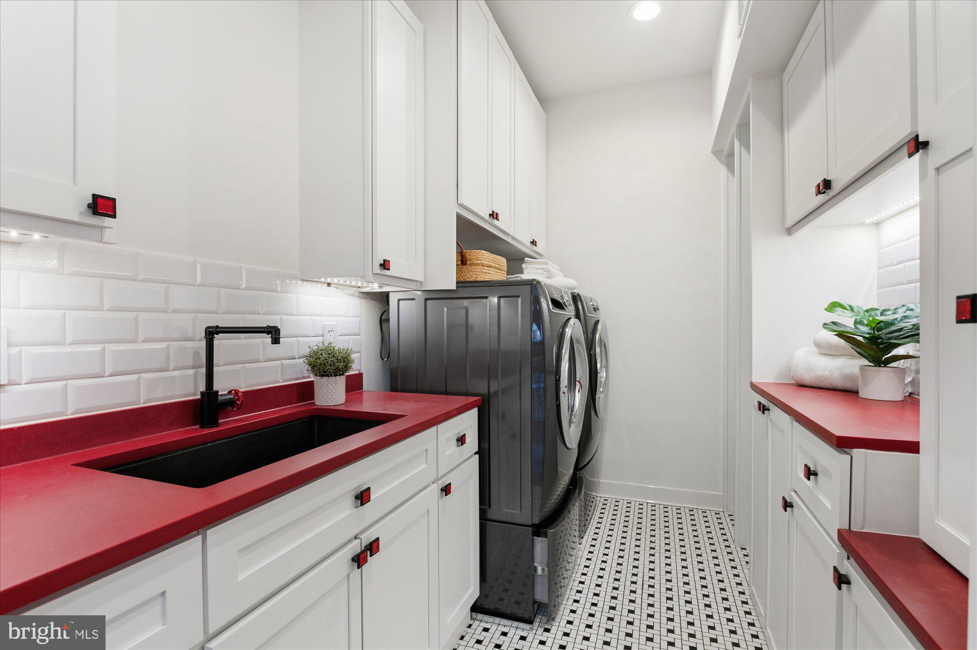 CAPITOL HILL - Residential