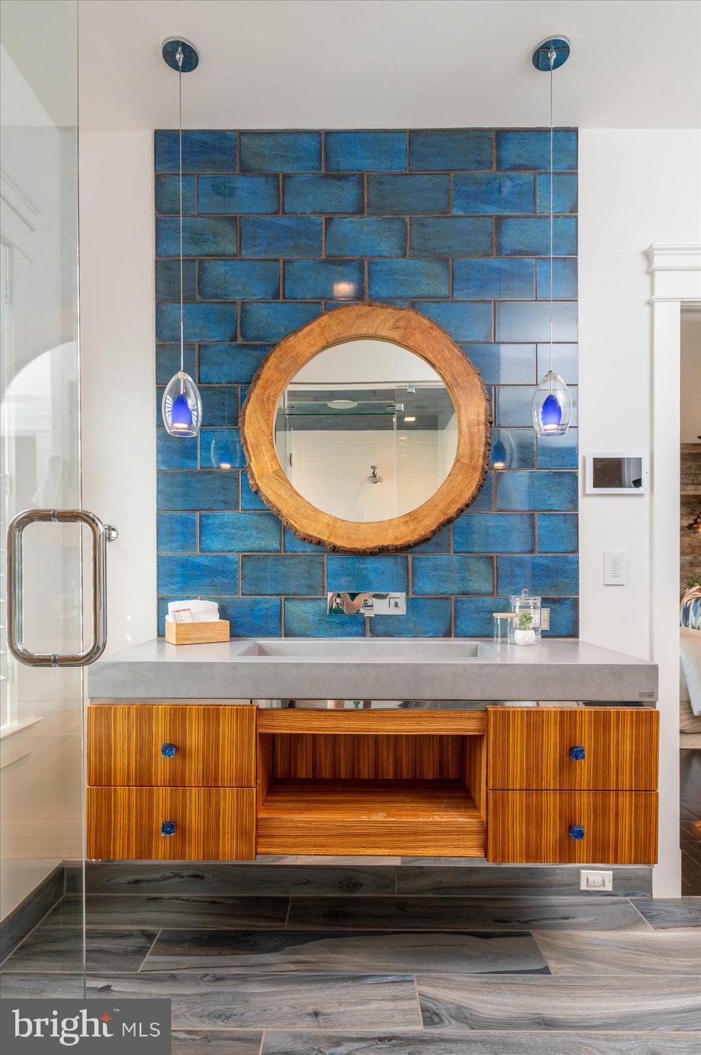 CAPITOL HILL - Residential
