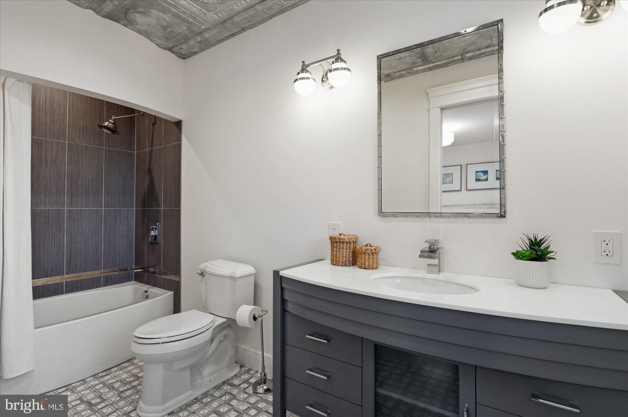 CAPITOL HILL - Residential