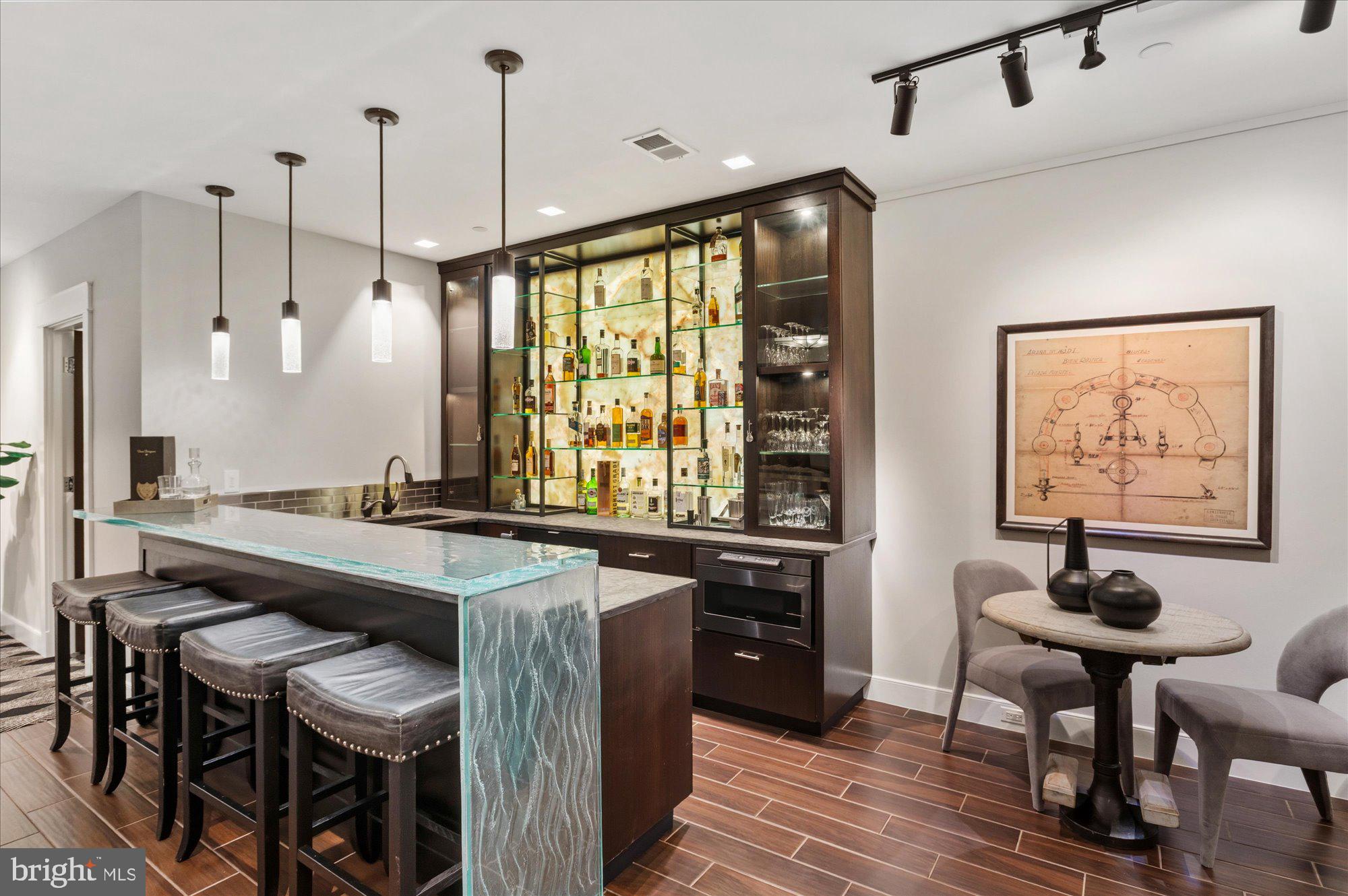 CAPITOL HILL - Residential