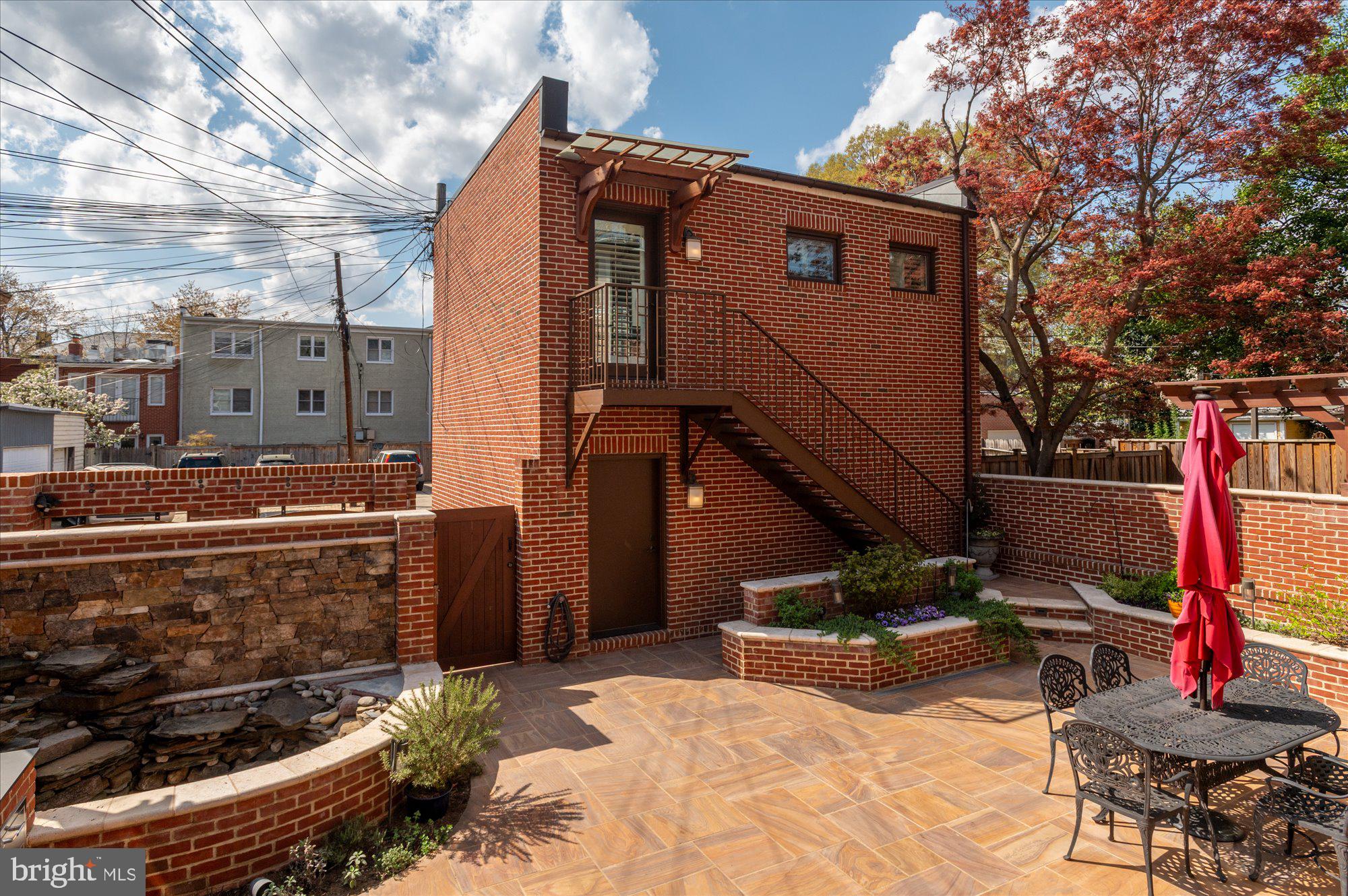 CAPITOL HILL - Residential