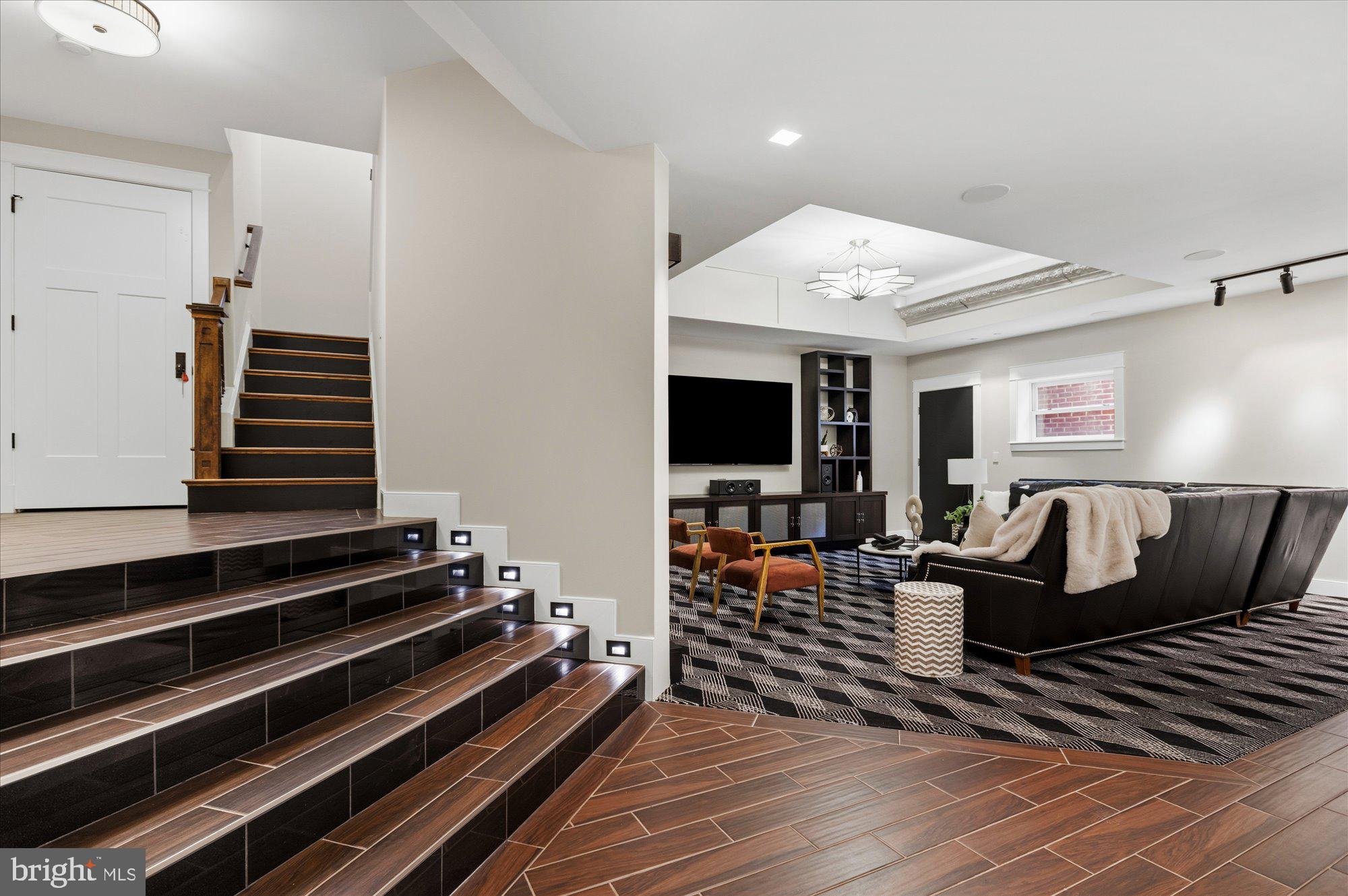 CAPITOL HILL - Residential