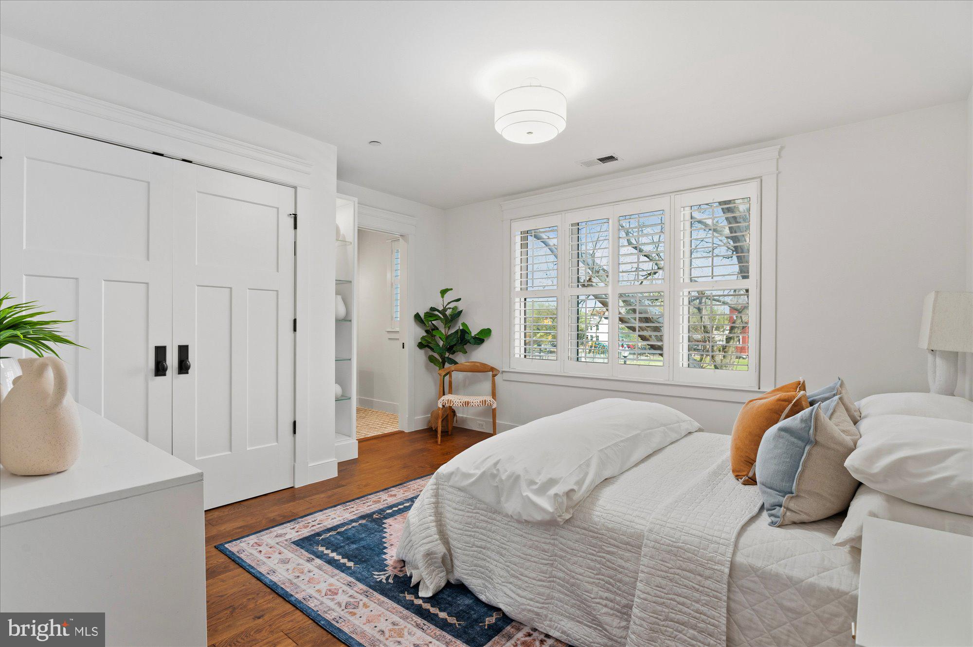 CAPITOL HILL - Residential