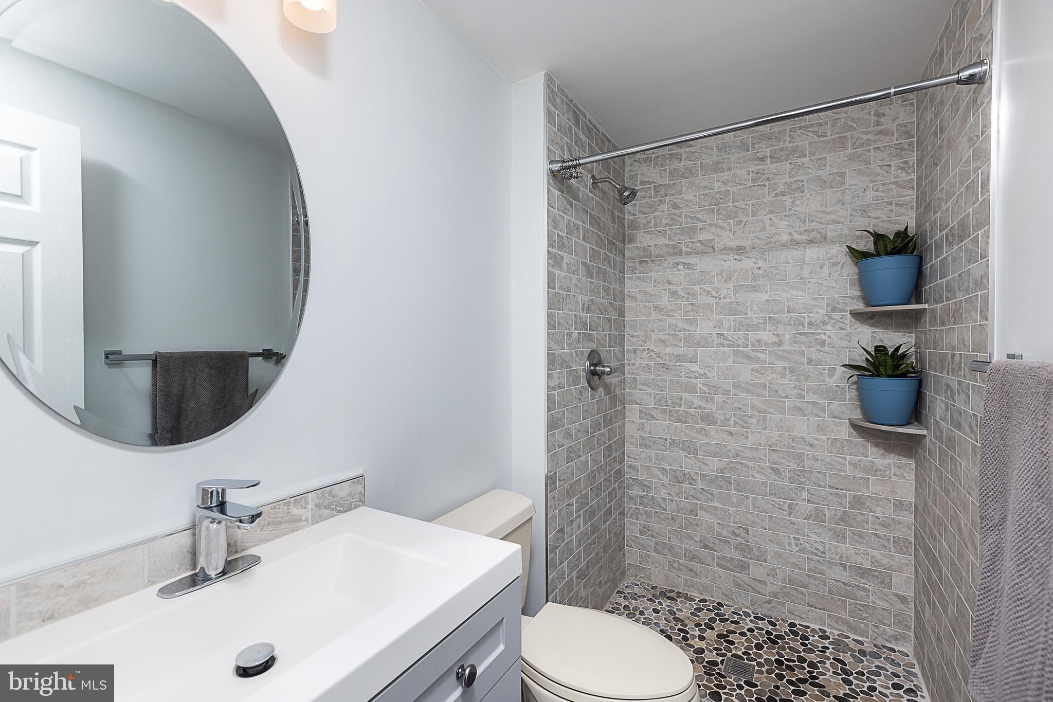 HUNT COUNTRY ESTATES - Residential