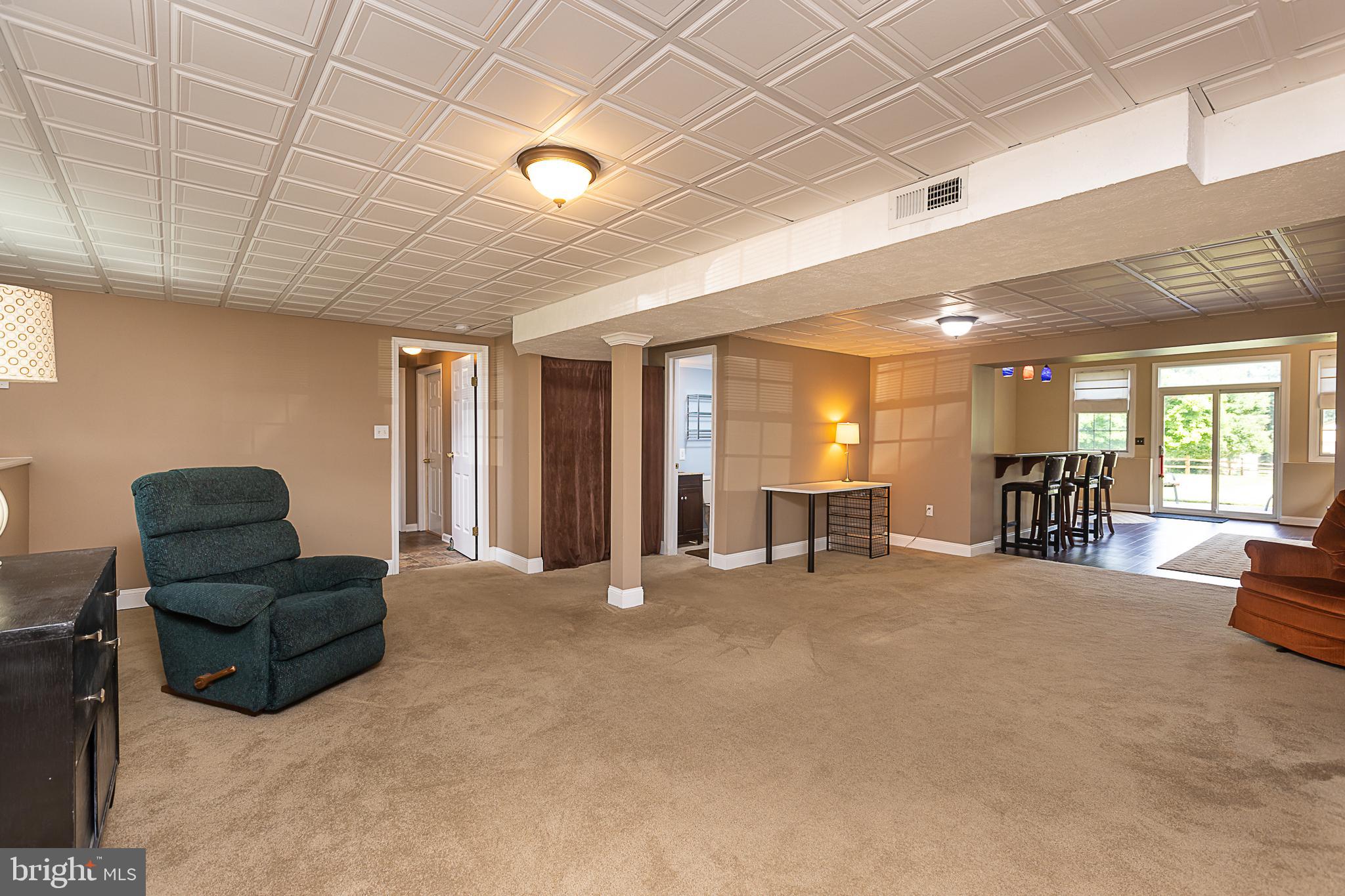 HUNT COUNTRY ESTATES - Residential