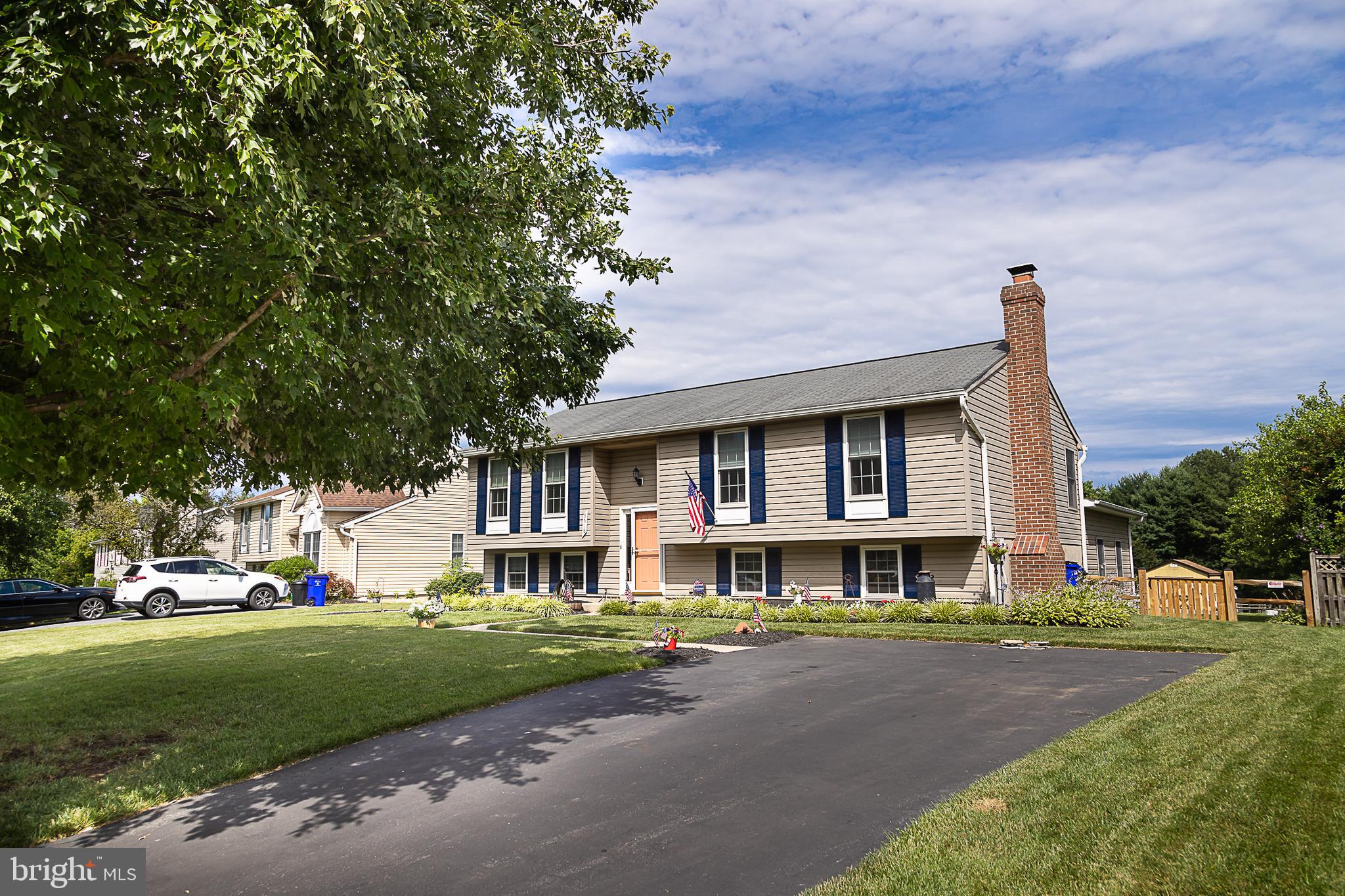 HUNT COUNTRY ESTATES - Residential