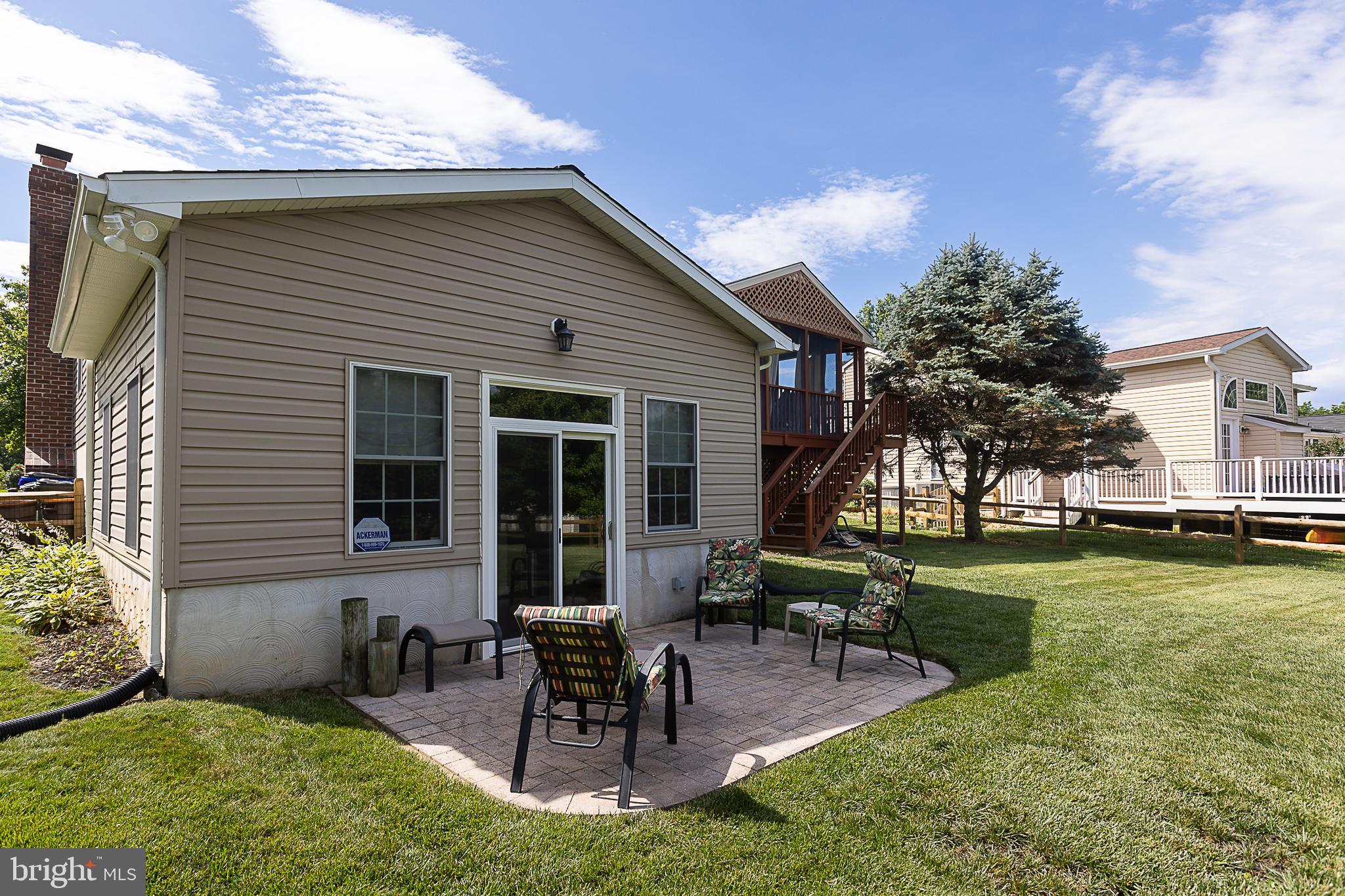 HUNT COUNTRY ESTATES - Residential