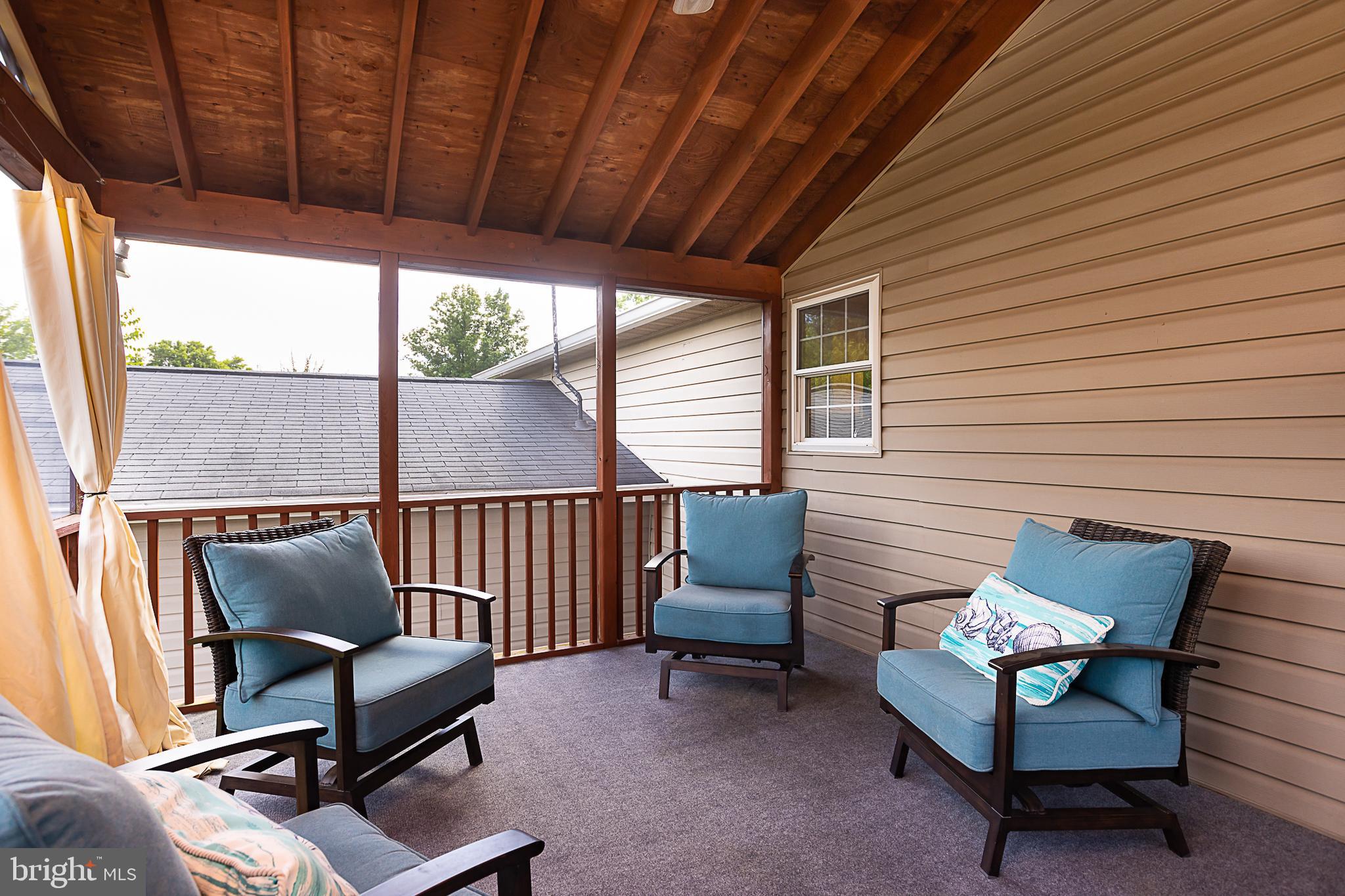 HUNT COUNTRY ESTATES - Residential