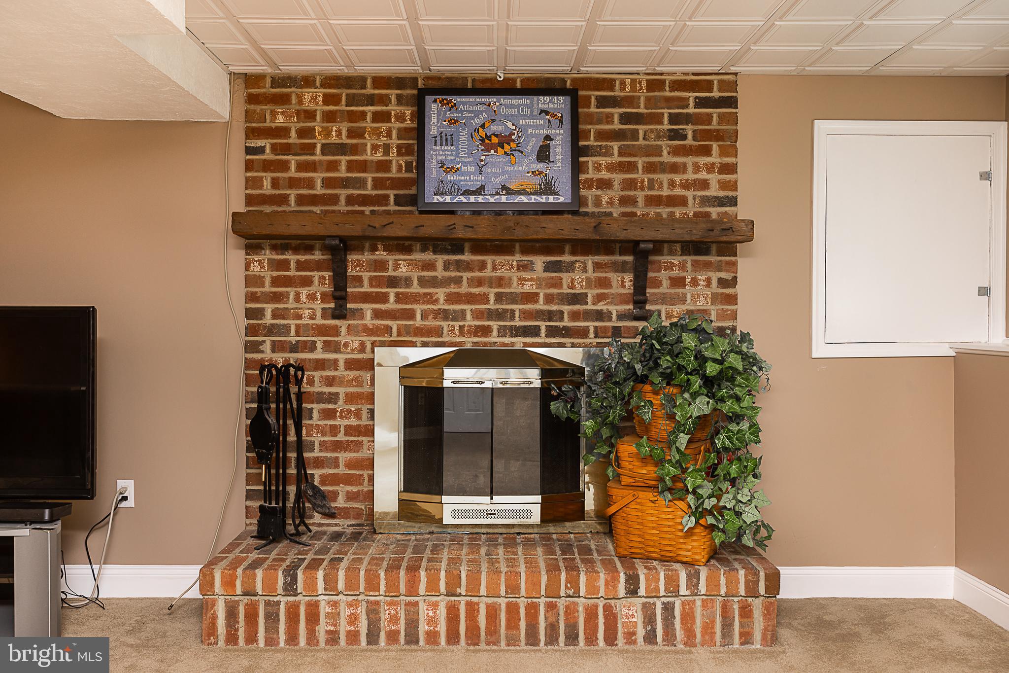 HUNT COUNTRY ESTATES - Residential