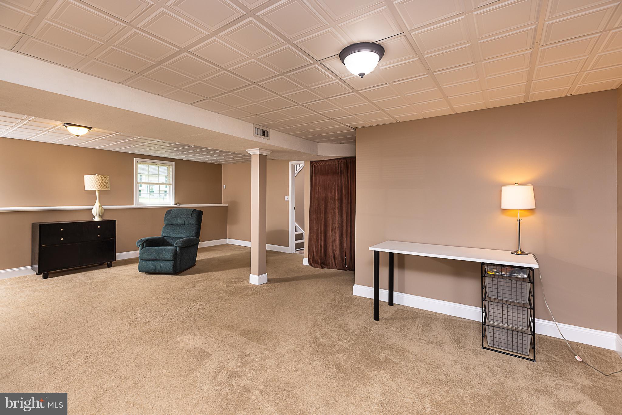 HUNT COUNTRY ESTATES - Residential