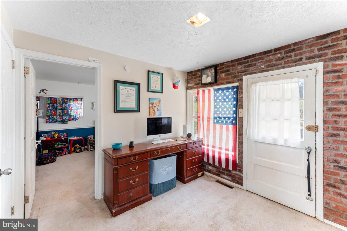 HIGH MEADOW - Residential