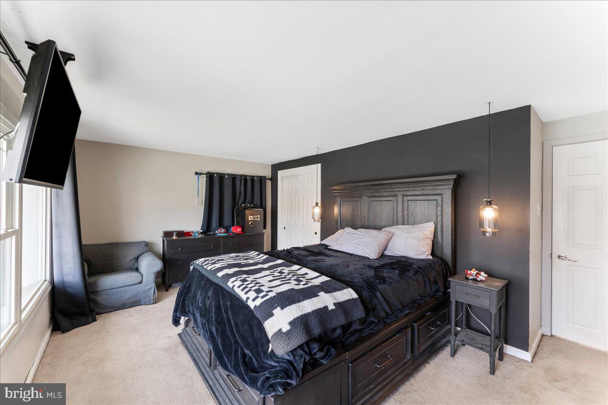 HIGH MEADOW - Residential