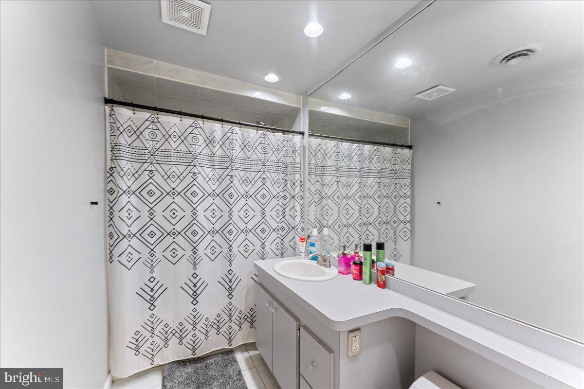 HIGH MEADOW - Residential