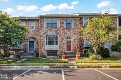 Townhouse For Rent - 3964 Rosebay Court<br/> FAIRFAX, VA 22033