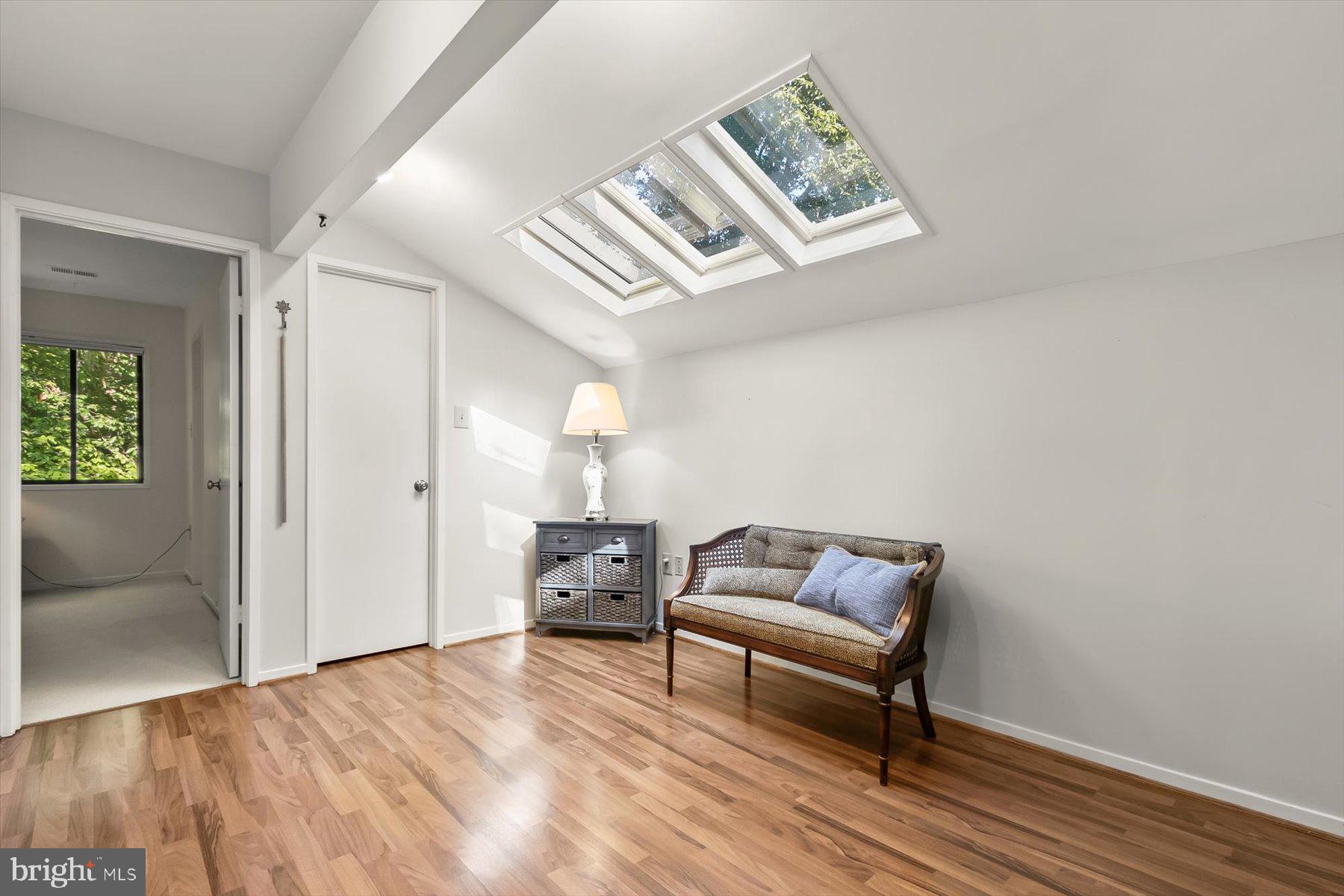 CONGRESSIONAL COUNTRY CLUB ESTATES - Residential