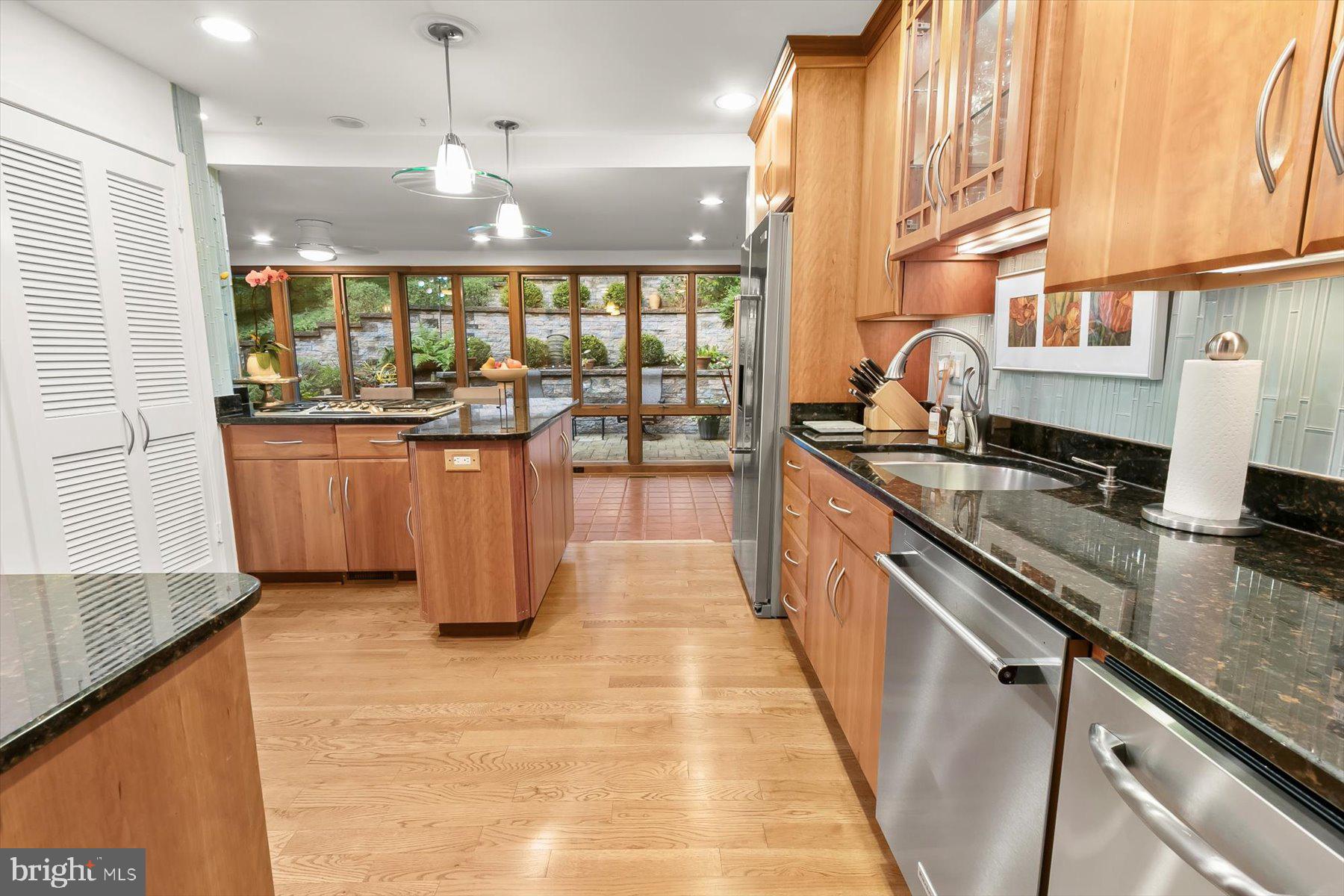 CONGRESSIONAL COUNTRY CLUB ESTATES - Residential