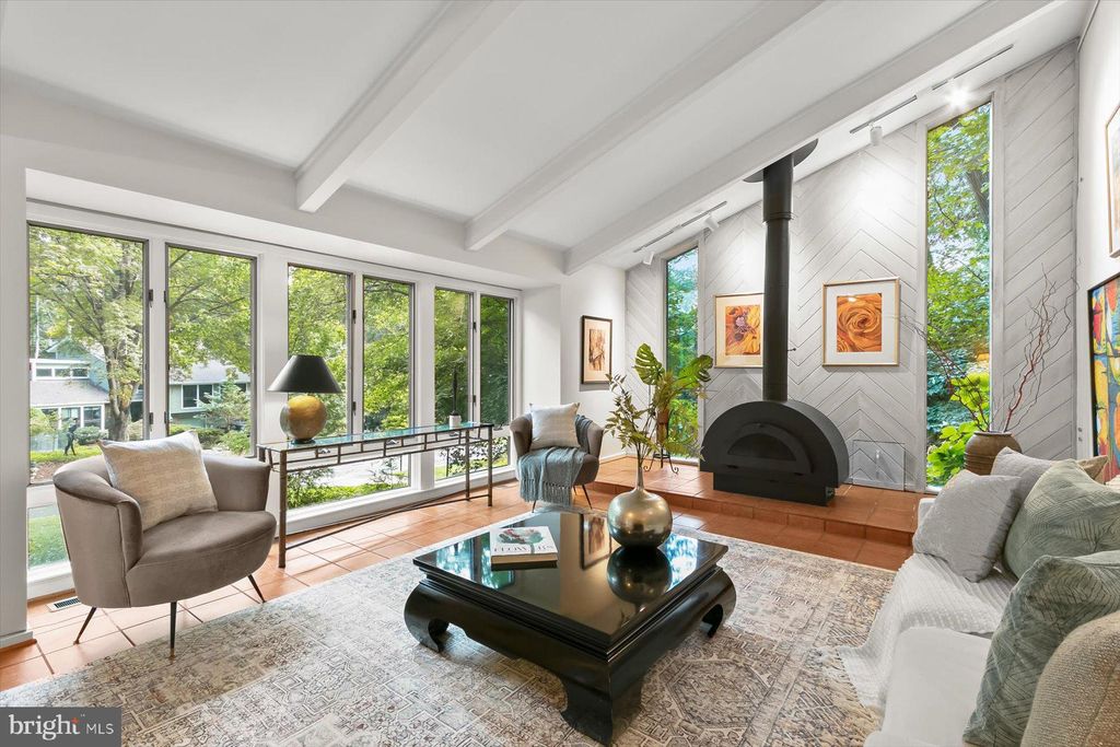 Photo of 6812 Carlynn Court, BETHESDA, MD 20817 (MLS # MDMC2185434)