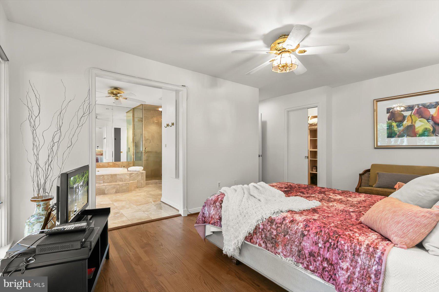 CONGRESSIONAL COUNTRY CLUB ESTATES - Residential