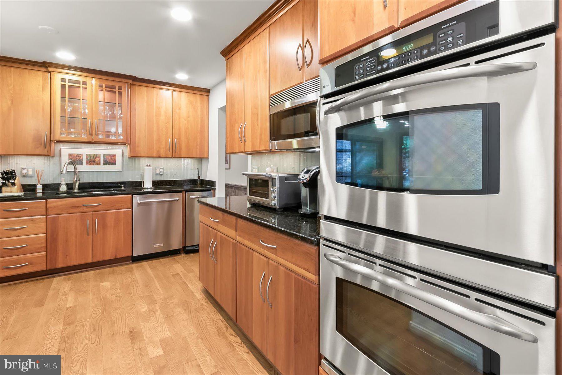 CONGRESSIONAL COUNTRY CLUB ESTATES - Residential