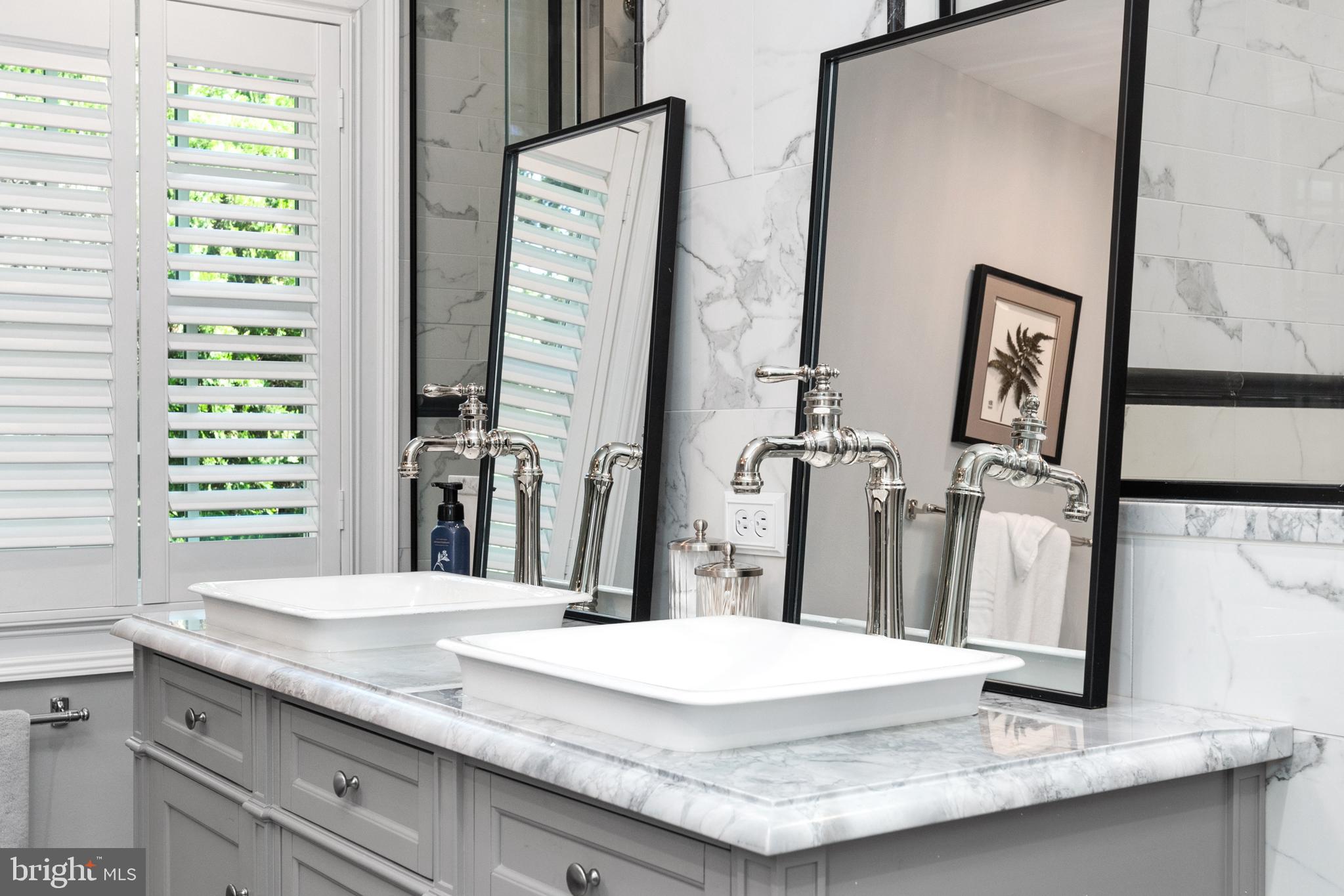 MURRAY HILL - Residential