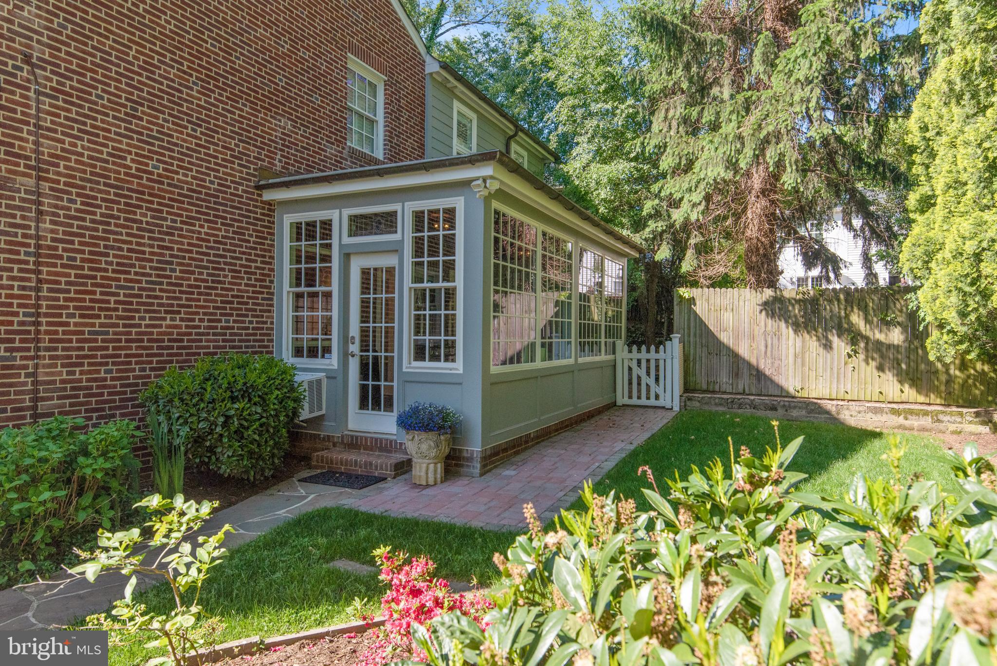 MURRAY HILL - Residential