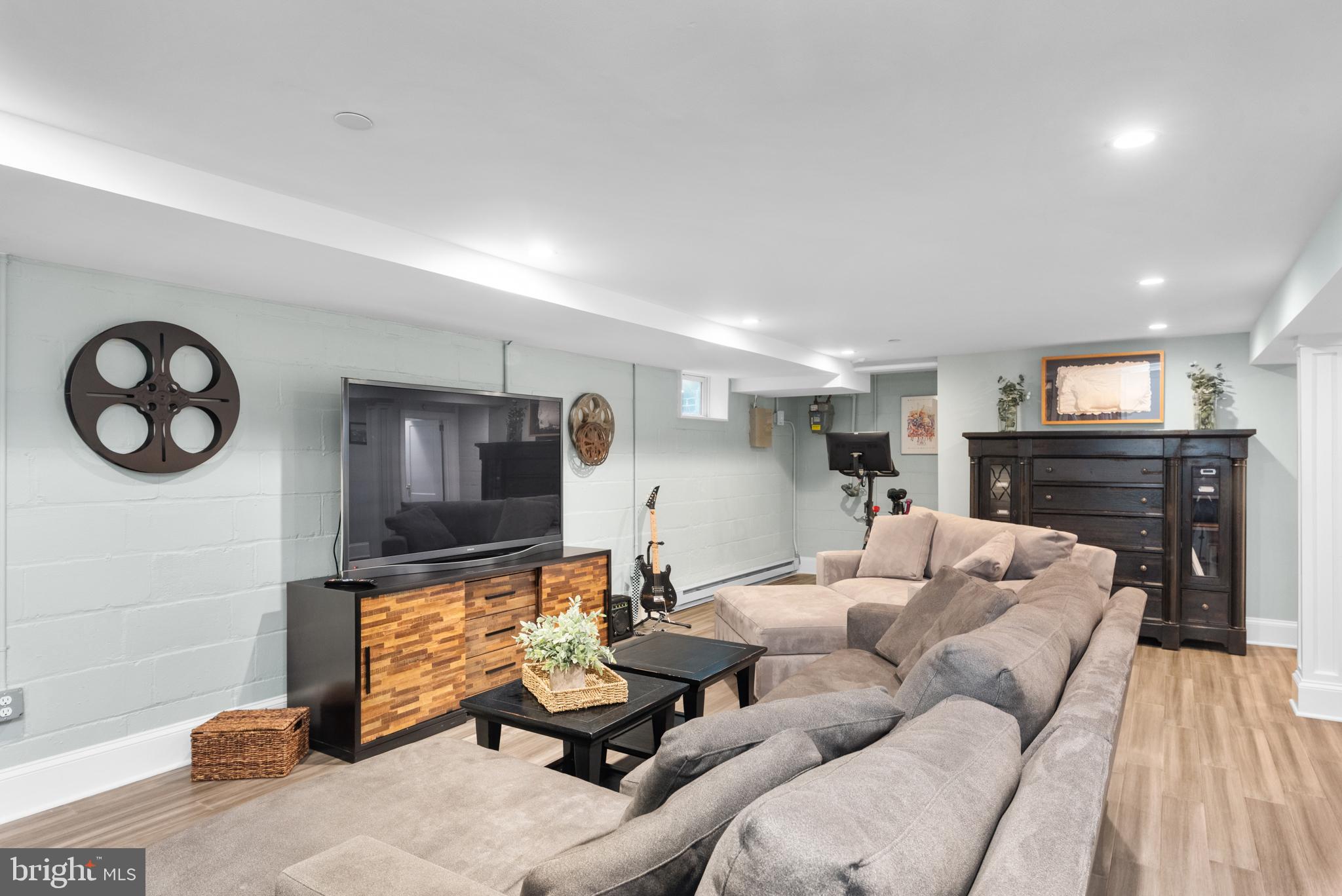 MURRAY HILL - Residential