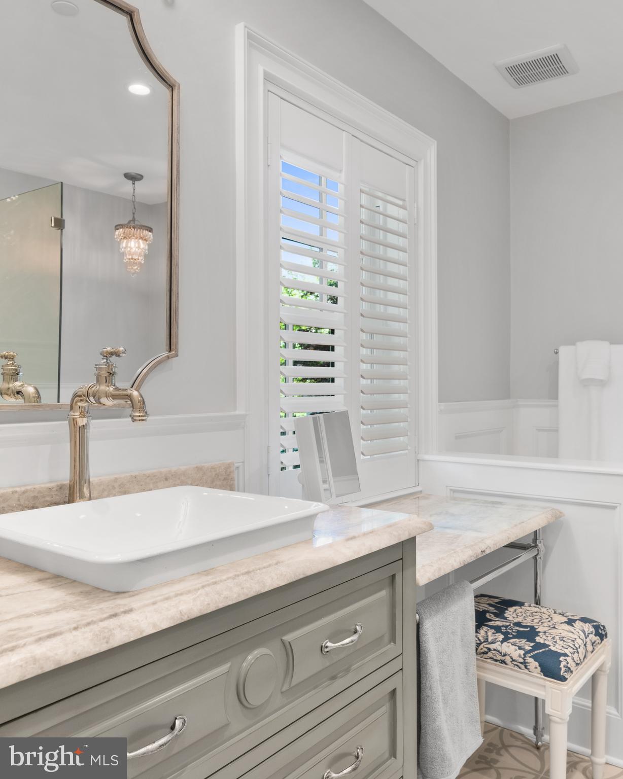 MURRAY HILL - Residential