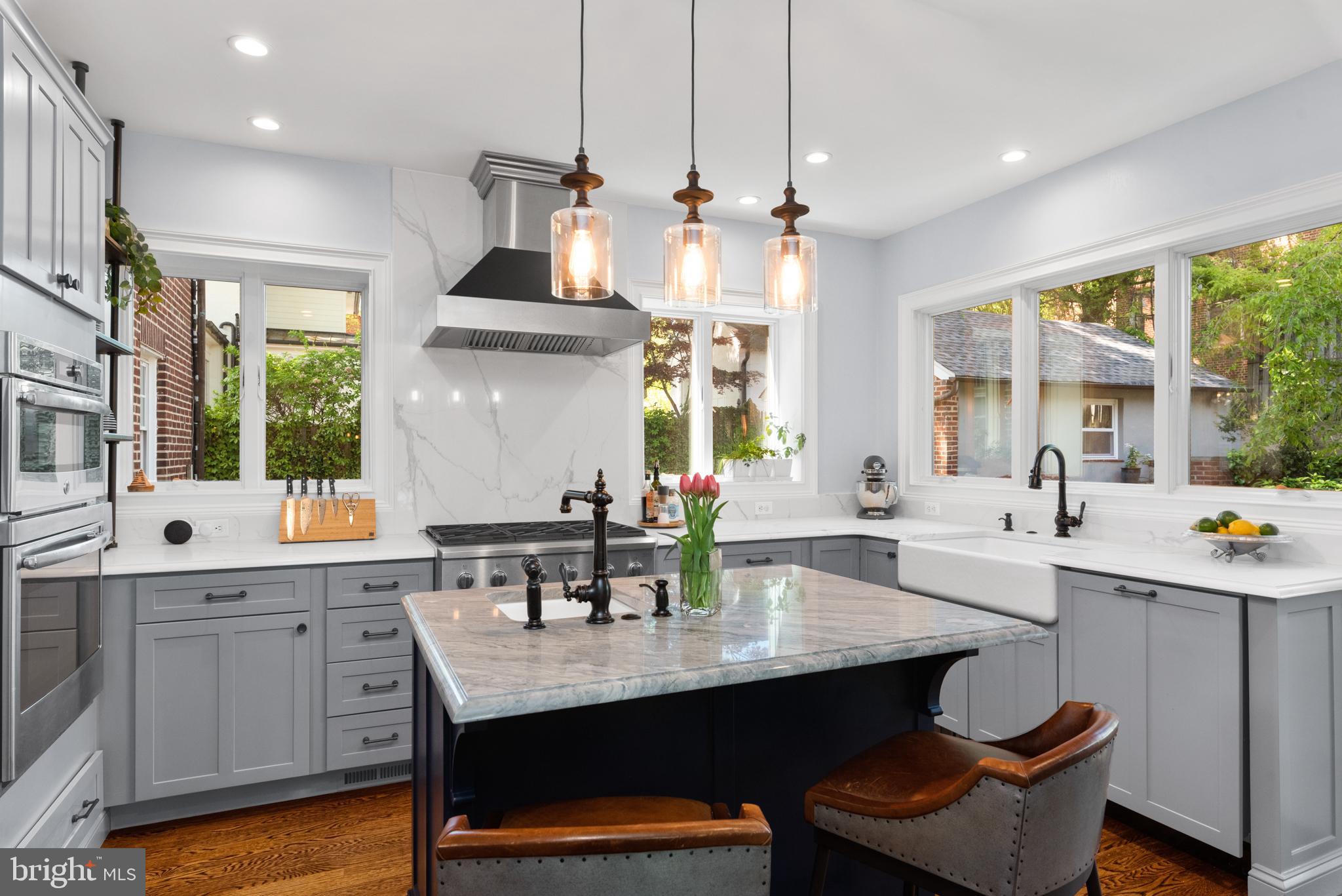 MURRAY HILL - Residential