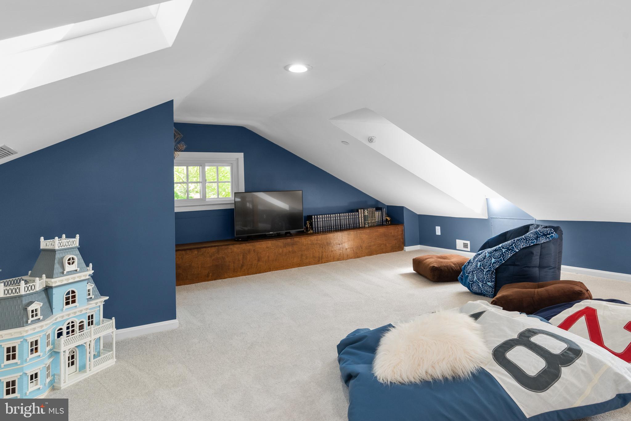 MURRAY HILL - Residential