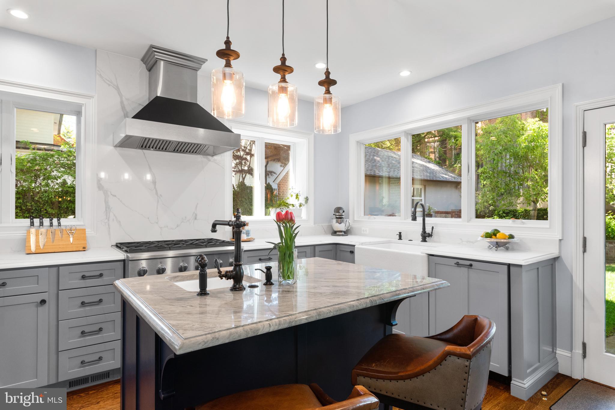 MURRAY HILL - Residential