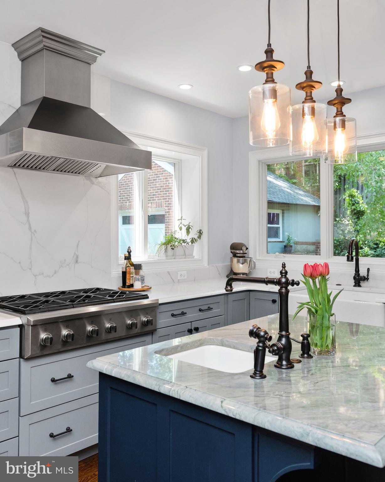 MURRAY HILL - Residential