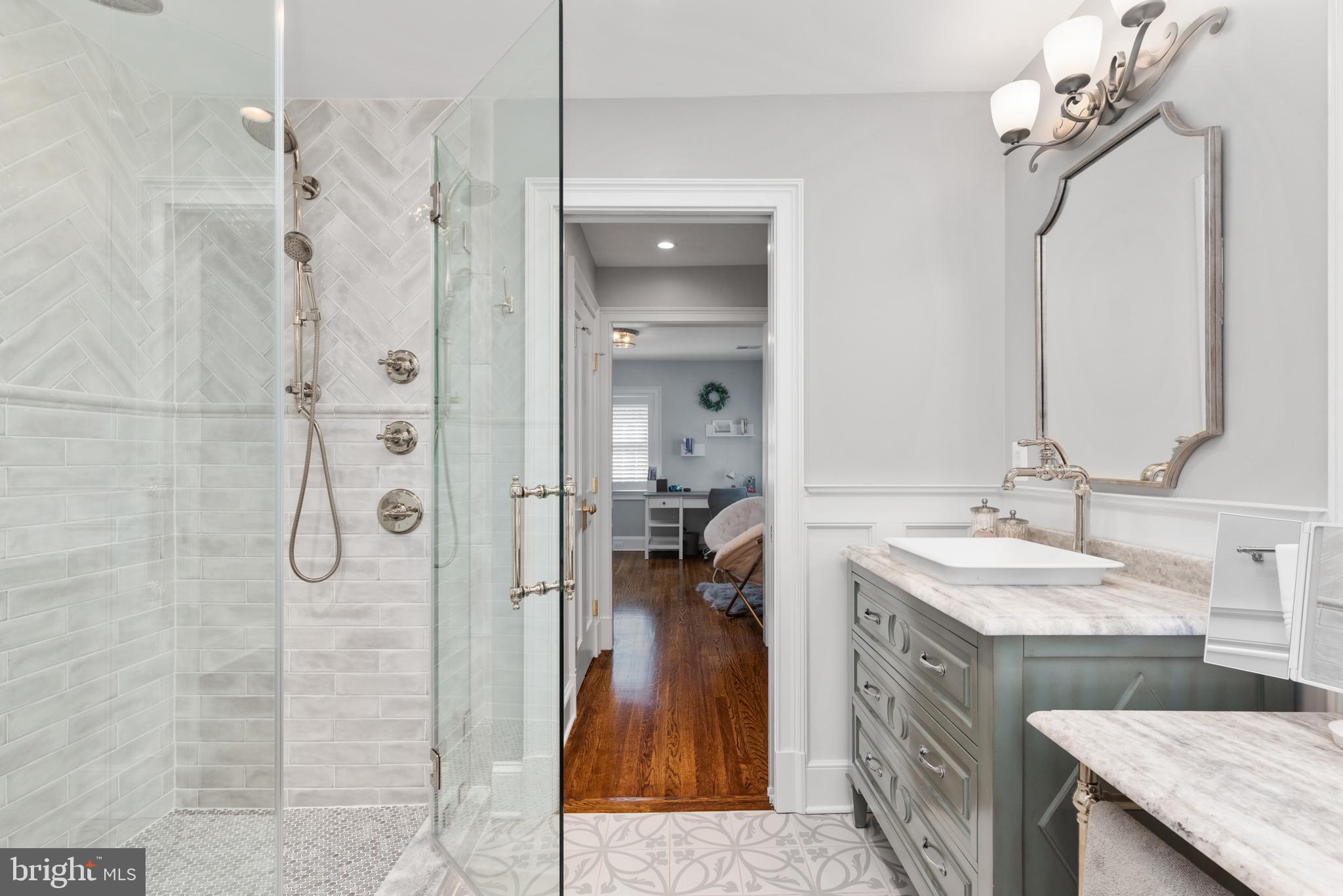 MURRAY HILL - Residential