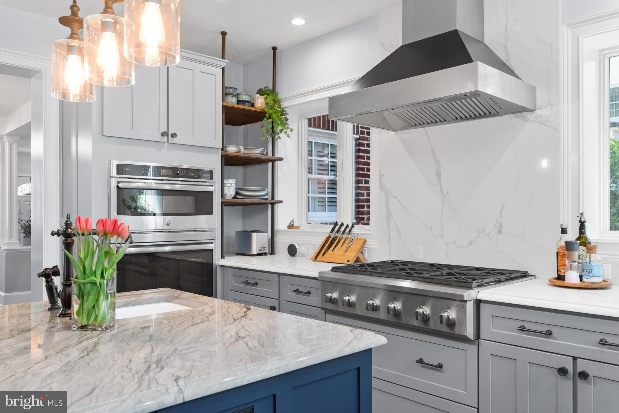 MURRAY HILL - Residential