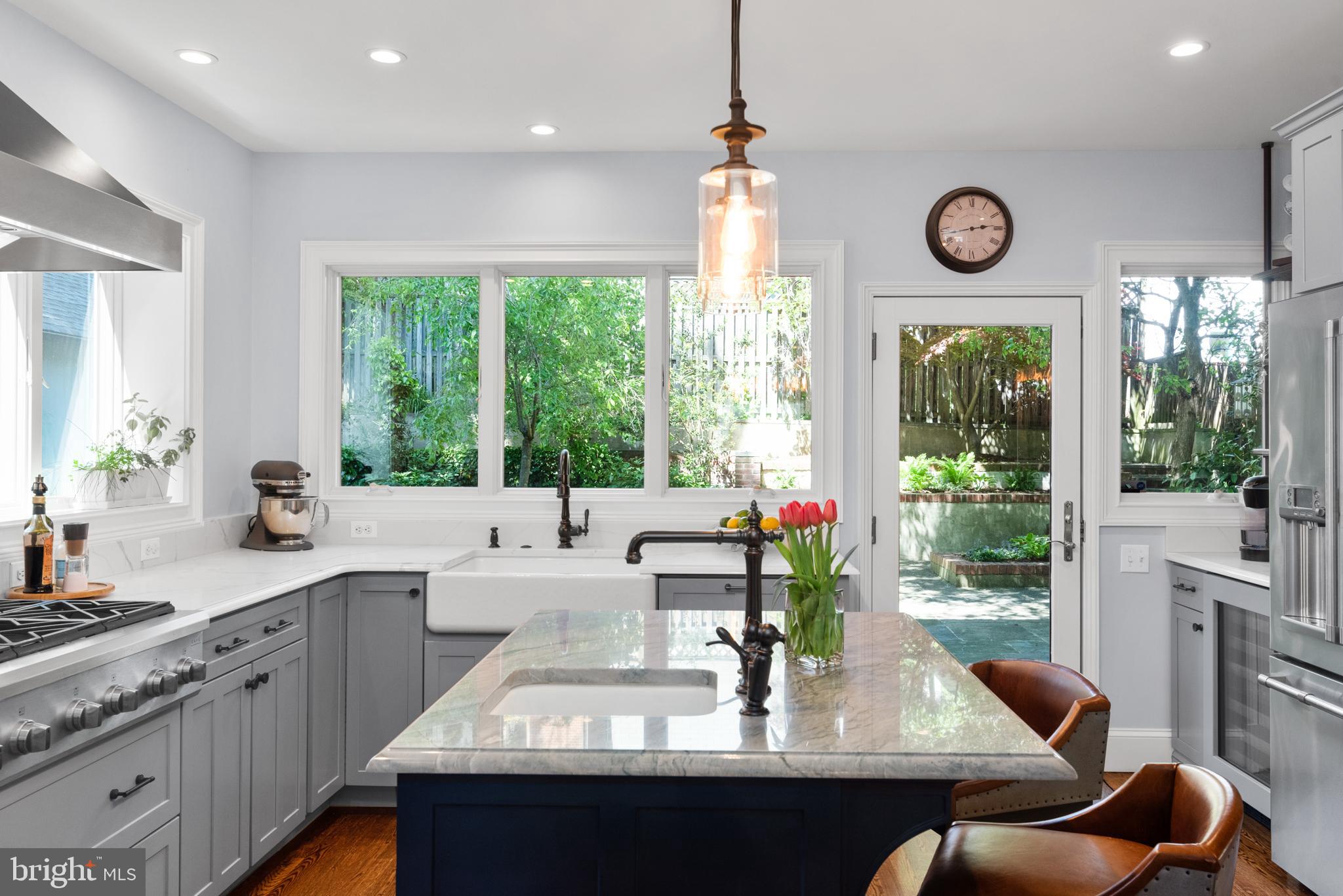 MURRAY HILL - Residential