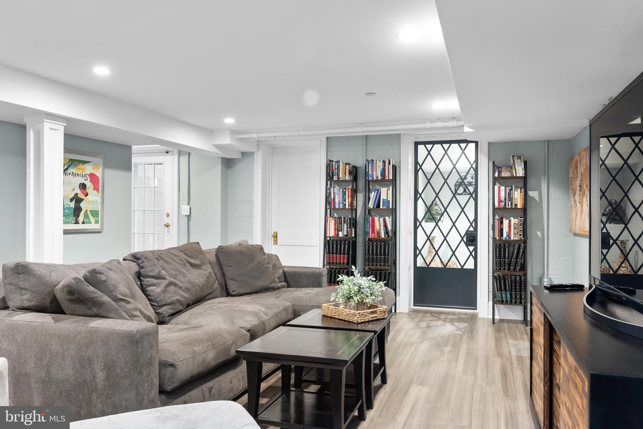 MURRAY HILL - Residential