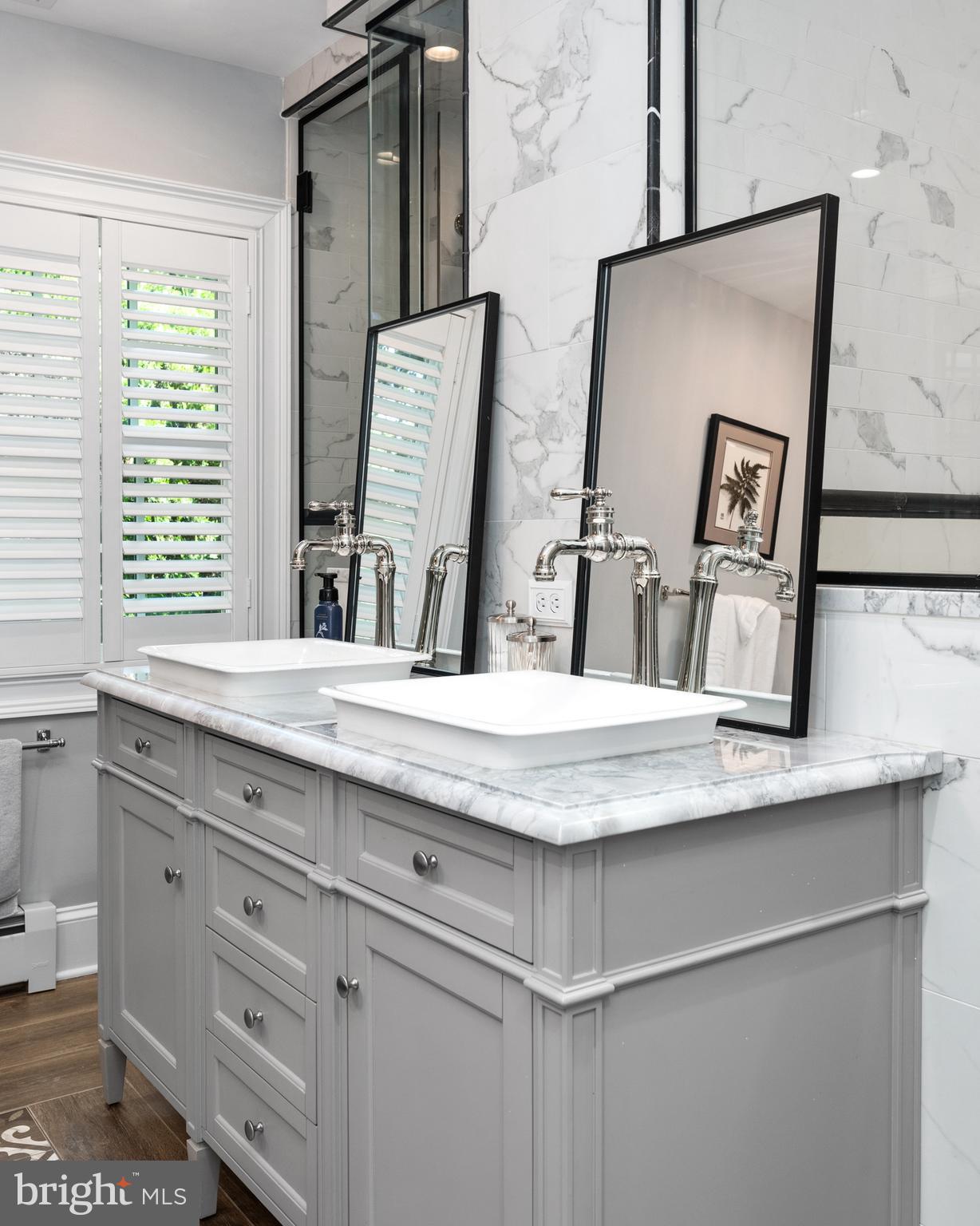 MURRAY HILL - Residential