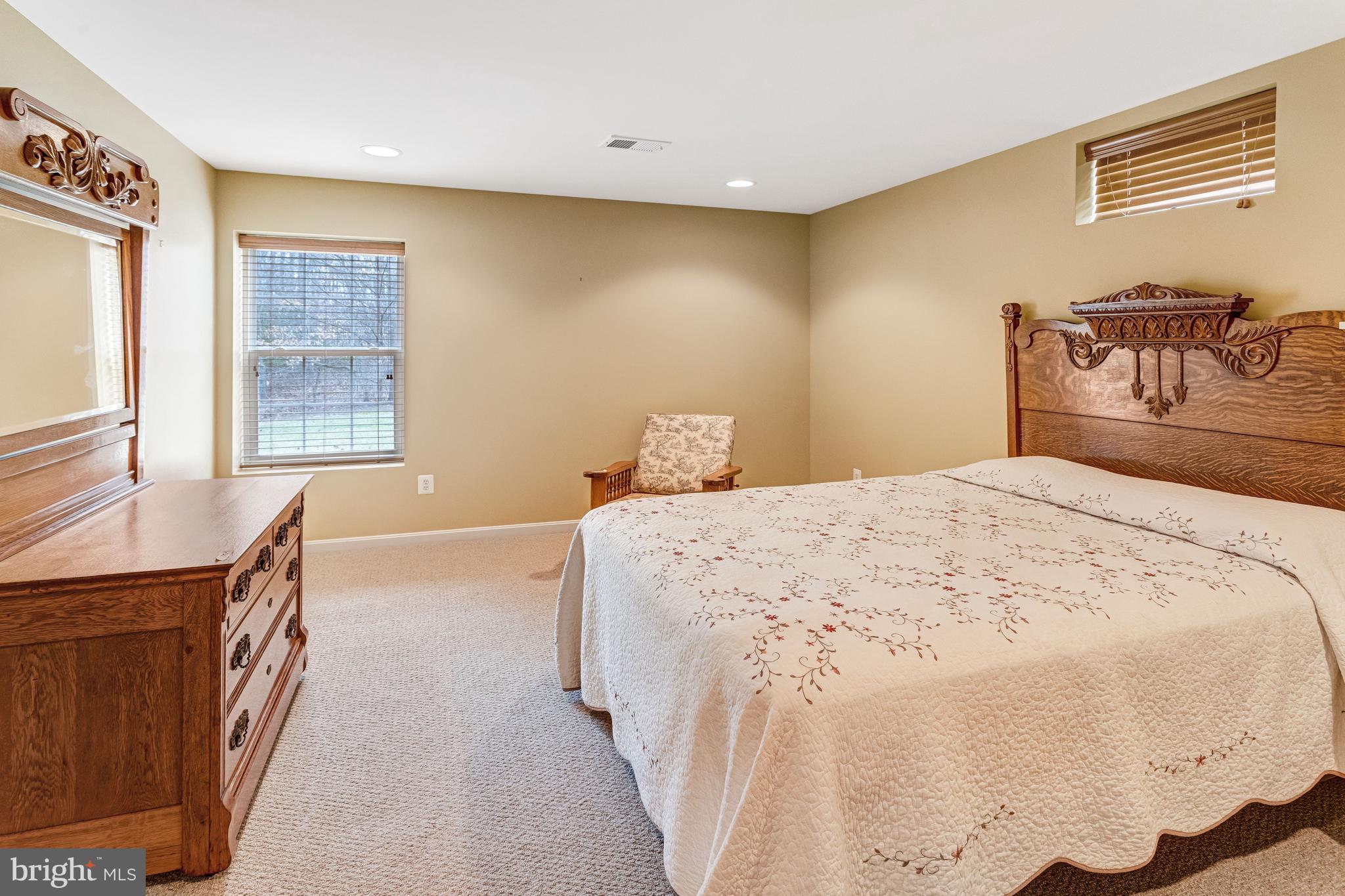 FOUR SEASONS IN HISTORIC VIRGINIA - Residential