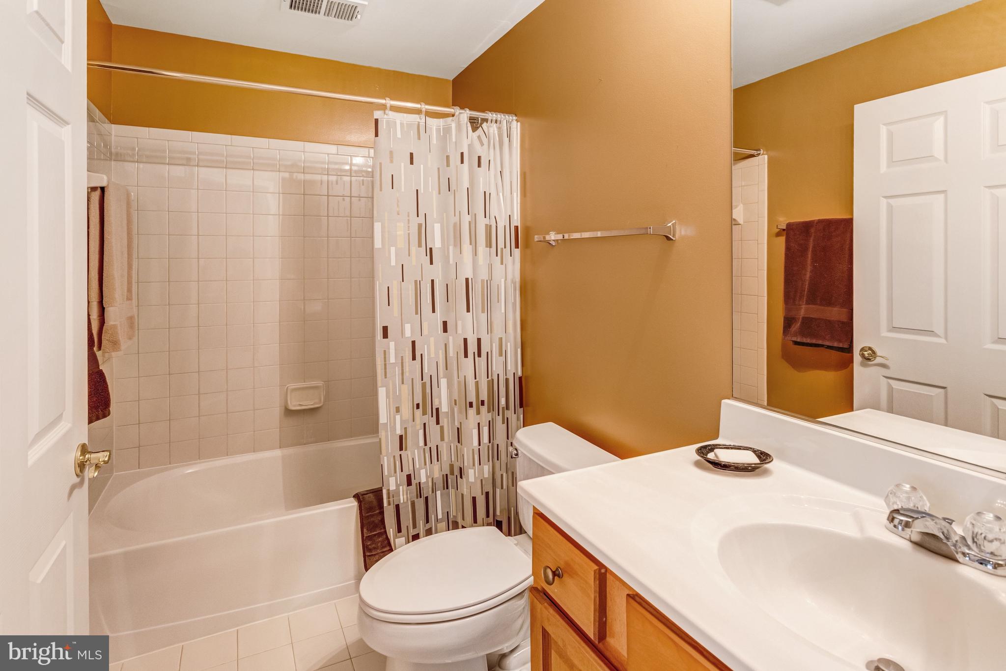 FOUR SEASONS IN HISTORIC VIRGINIA - Residential