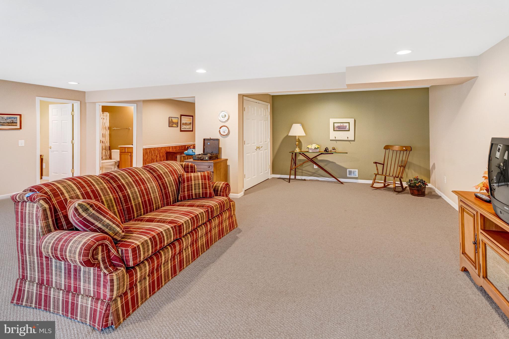 FOUR SEASONS IN HISTORIC VIRGINIA - Residential