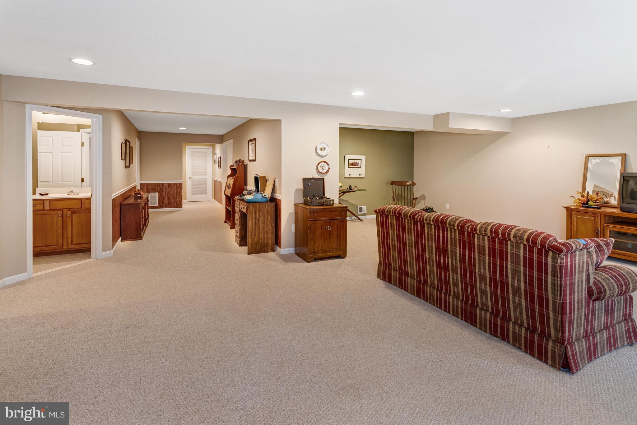 FOUR SEASONS IN HISTORIC VIRGINIA - Residential