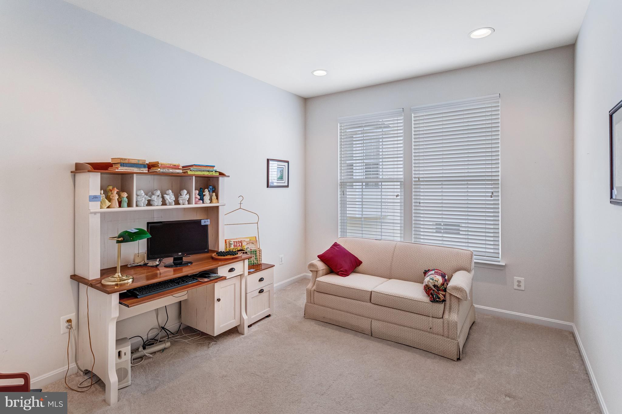 FOUR SEASONS IN HISTORIC VIRGINIA - Residential