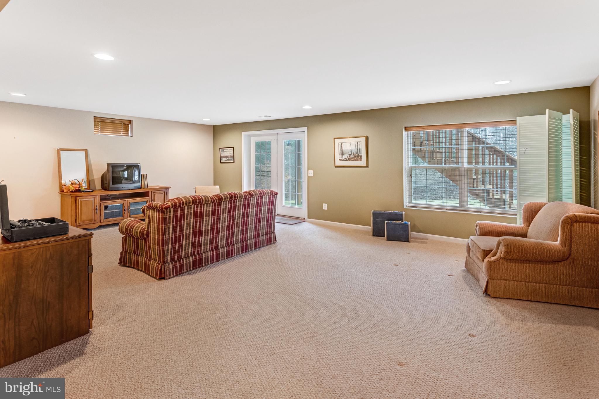 FOUR SEASONS IN HISTORIC VIRGINIA - Residential