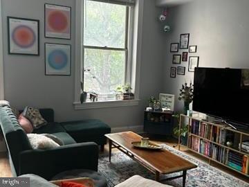 WASHINGTON SQ WEST - Residential Income