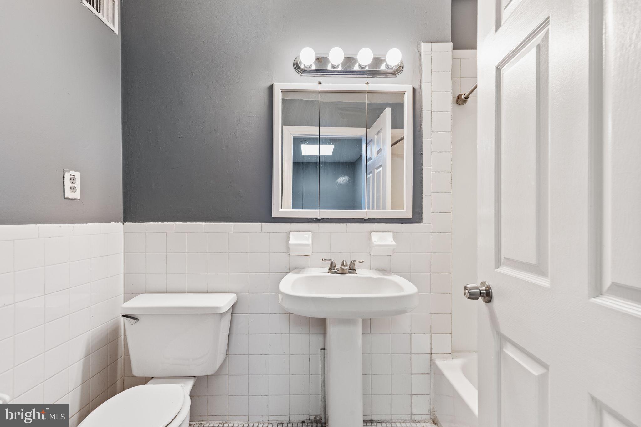 WASHINGTON SQ WEST - Residential Income