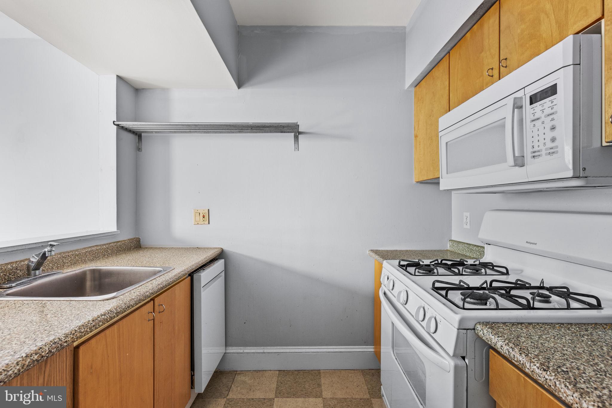 WASHINGTON SQ WEST - Residential Income