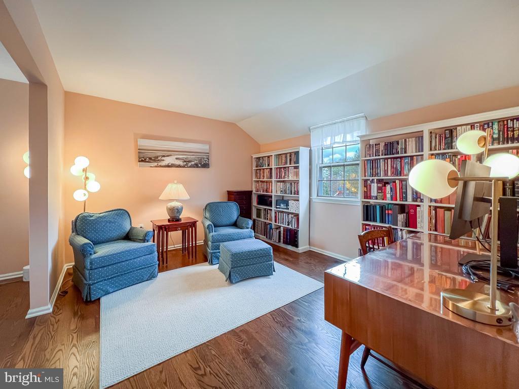 YARDLEY HUNT - Residential