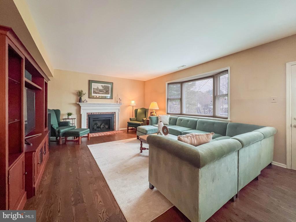 YARDLEY HUNT - Residential