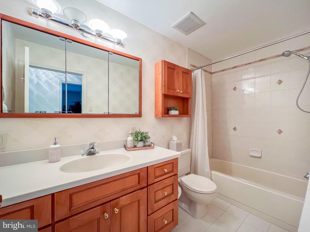 YARDLEY HUNT - Residential