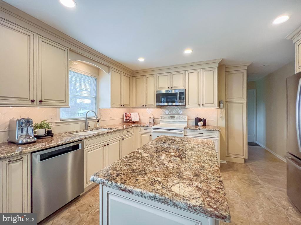 YARDLEY HUNT - Residential